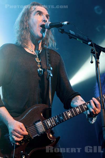 NEW MODEL ARMY - 2013-12-19 - PARIS - Divan du Monde - Justin Edward Sullivan